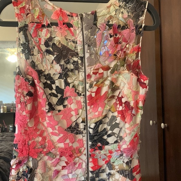 Elie Tahari dress. Woman’s size 2 small. Lace overlay. - Picture 8 of 8